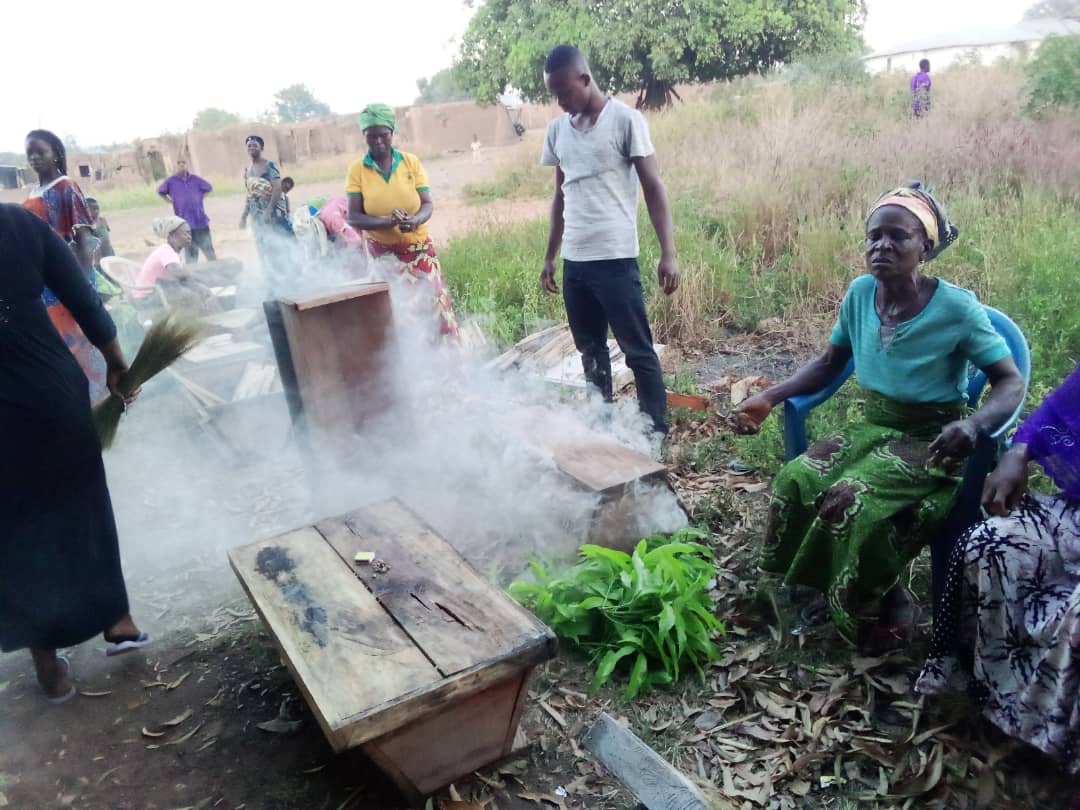 Smoking the interior of hives before their deployment may assist to repel ants and attract bees.